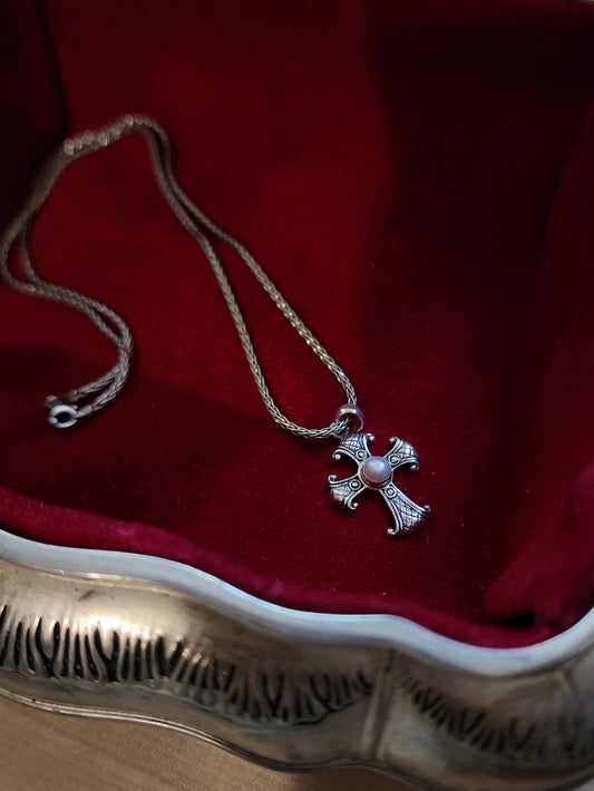 Con Fe | Bali style cross necklace with pearl